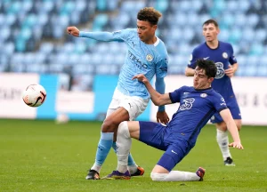 tino-livramento-dan-lewis-hall-resmi-bergabung-dengan-newcastle-biaya-transfer-dan-alasan-keputusan-mereka
