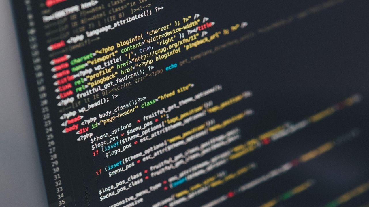 menguasai-coding-kunci-sukses-di-era-digital-dan-peluang-karier-yang-menjanjikan